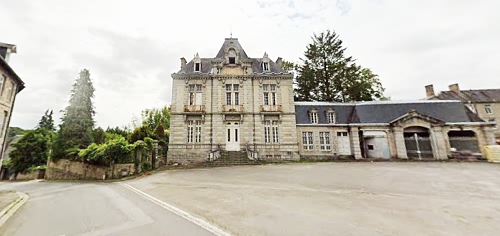 Detached house to renovate near Vengeons