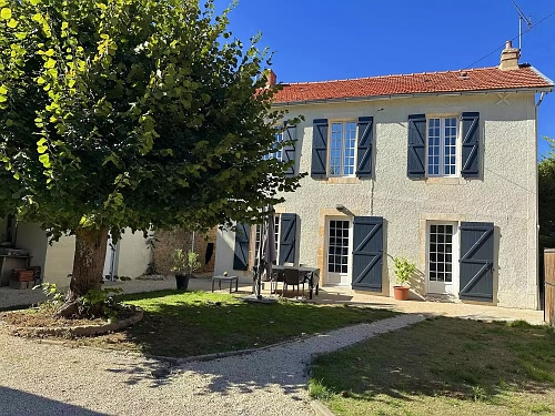3 bed detached house for sale near Chez Vécant